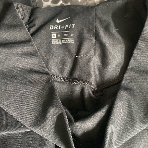 Nike Dri Fit leggings Sz XS - Picture 5 of 5
